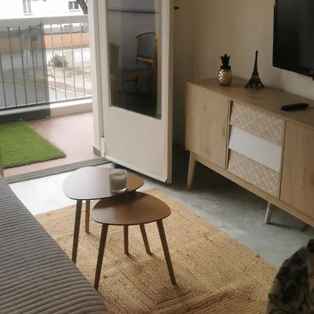 Lägenhet Petit Entierement Renove